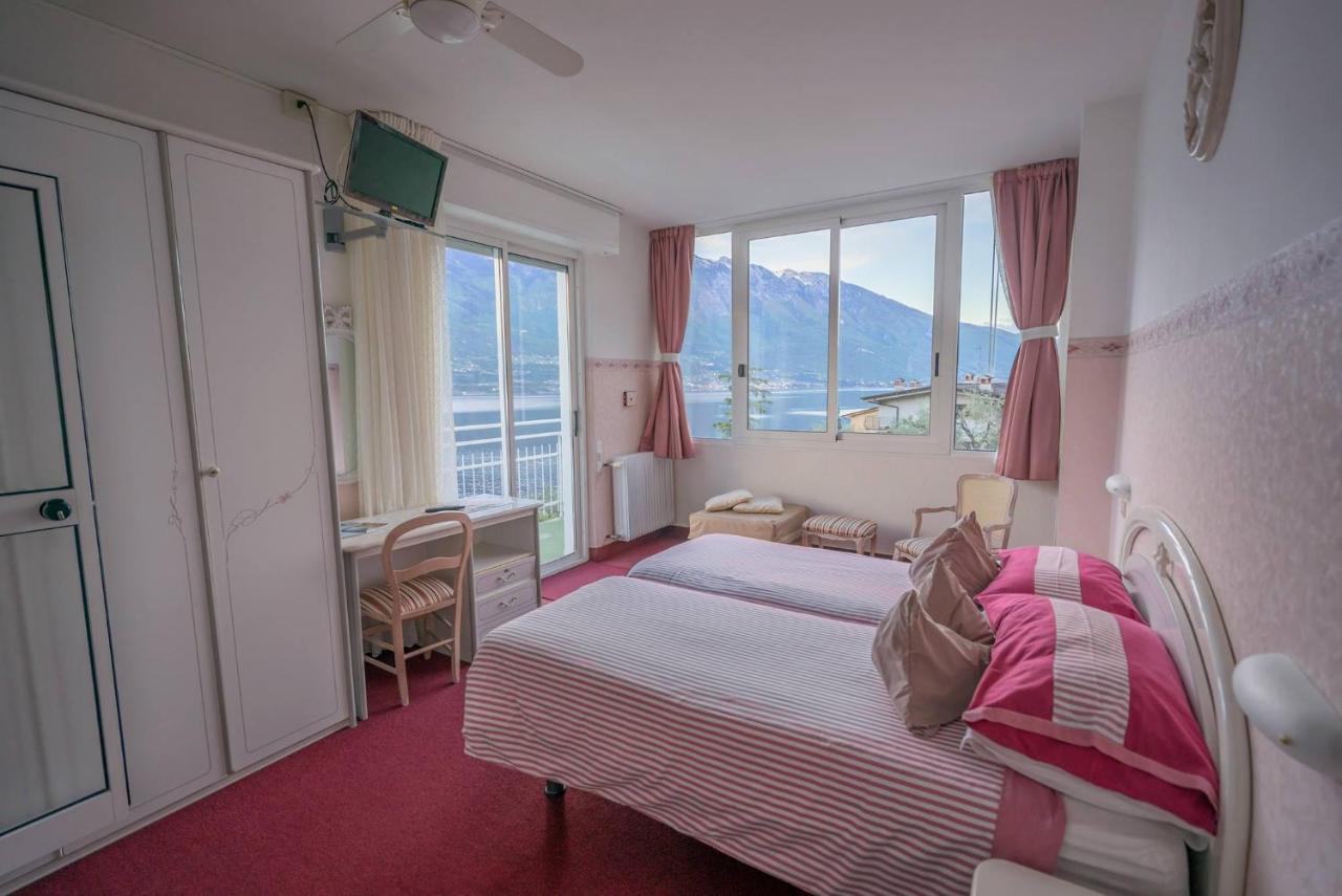 Hotel Riviera Panoramic Green Resort Limone sul Garda Exterior photo