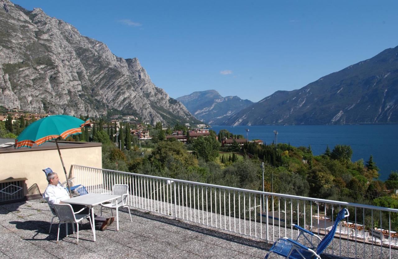 Hotel Riviera Panoramic Green Resort Limone sul Garda Exterior photo