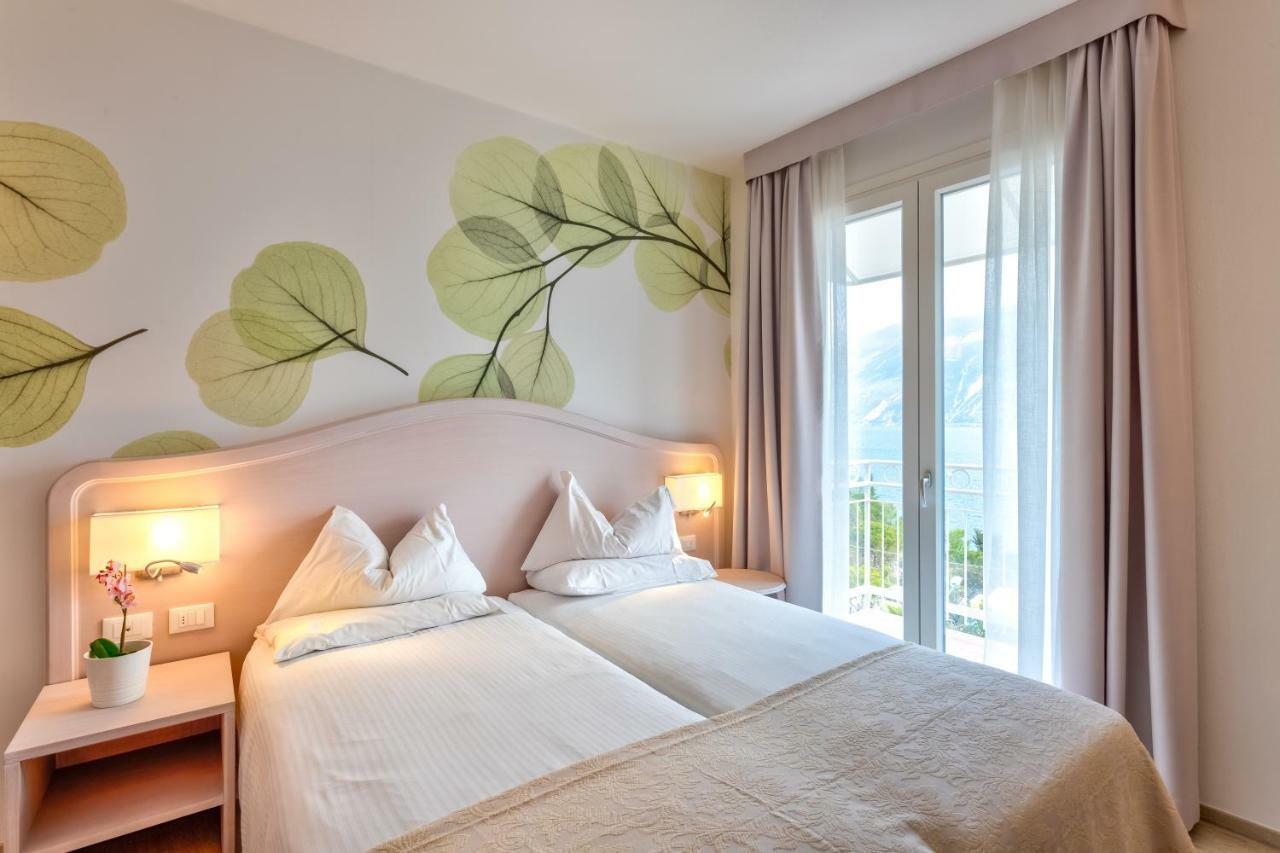 Hotel Riviera Panoramic Green Resort Limone sul Garda Exterior photo